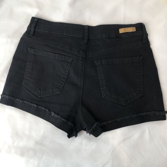 True Craft Pants - NWT True Craft  Juniors 7 Short Black Midrise Cuff Super Soft Stretch Inseam 3”
